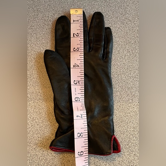 Black Leather & Suede Gloves With Red Piping - Picture 8 of 11
